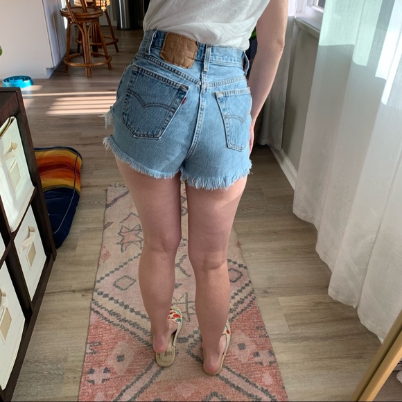 Levi’s | Vintage Distressed Cutoff Denim Shorts - Picture 6 of 8